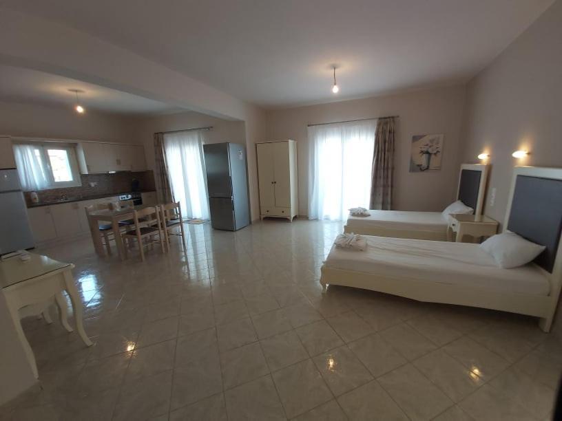 Konstantinos Apartments Ammoudia Exteriör bild