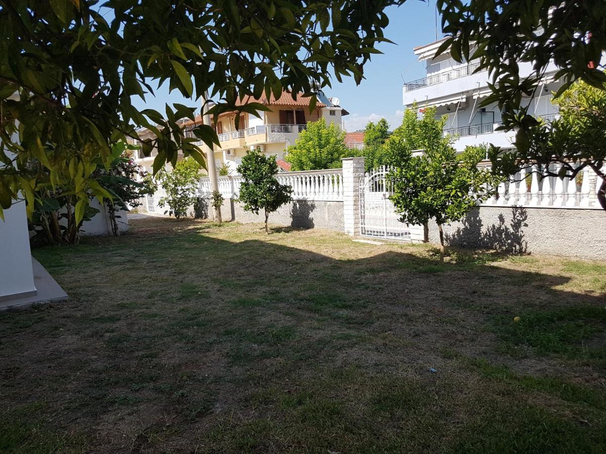 Konstantinos Apartments Ammoudia Exteriör bild