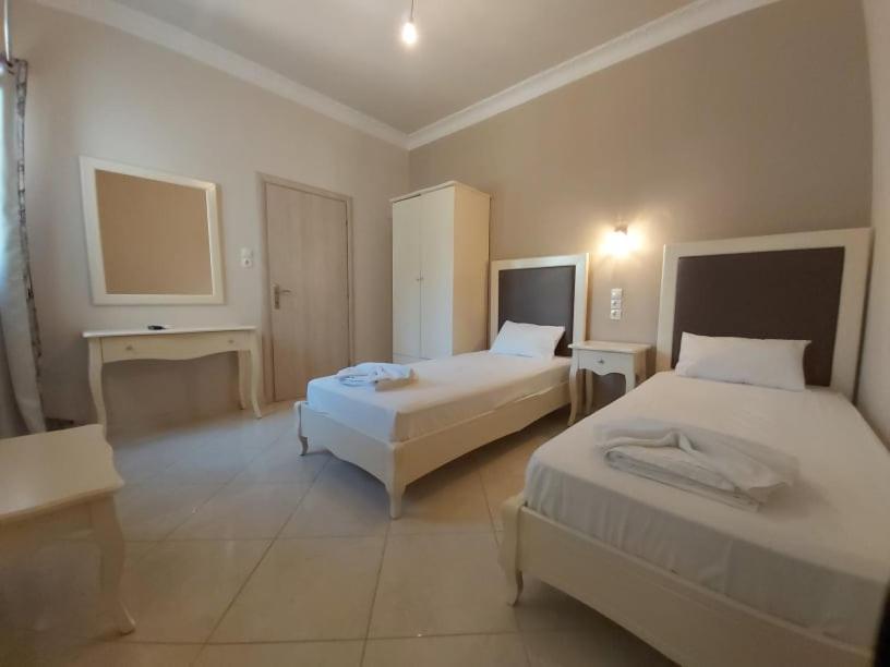Konstantinos Apartments Ammoudia Exteriör bild