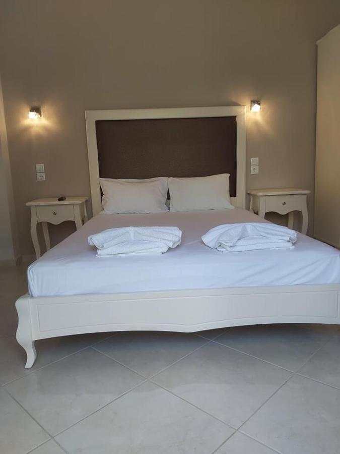 Konstantinos Apartments Ammoudia Exteriör bild