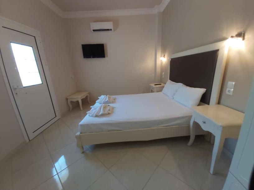 Konstantinos Apartments Ammoudia Exteriör bild