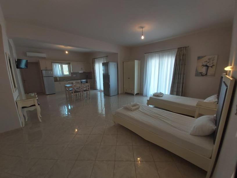 Konstantinos Apartments Ammoudia Exteriör bild