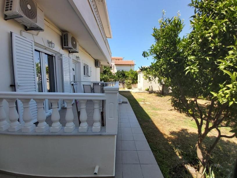 Konstantinos Apartments Ammoudia Exteriör bild