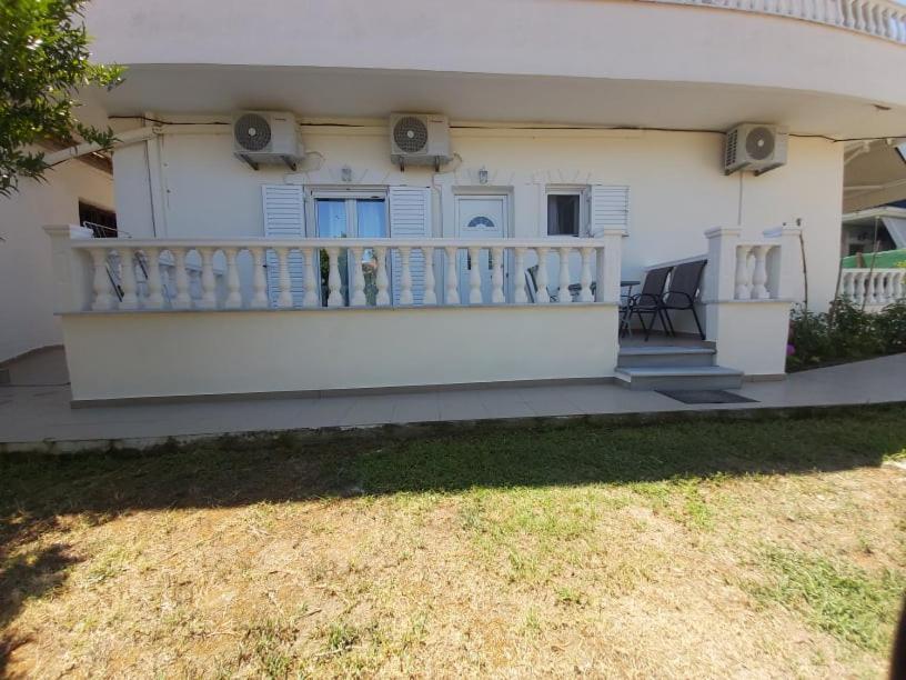 Konstantinos Apartments Ammoudia Exteriör bild