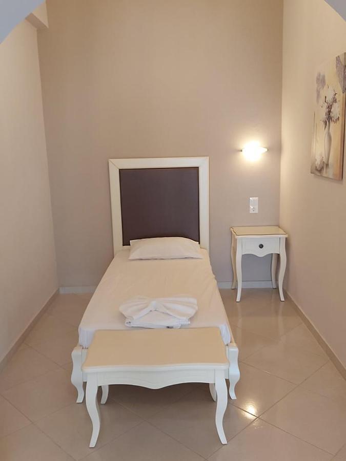 Konstantinos Apartments Ammoudia Exteriör bild