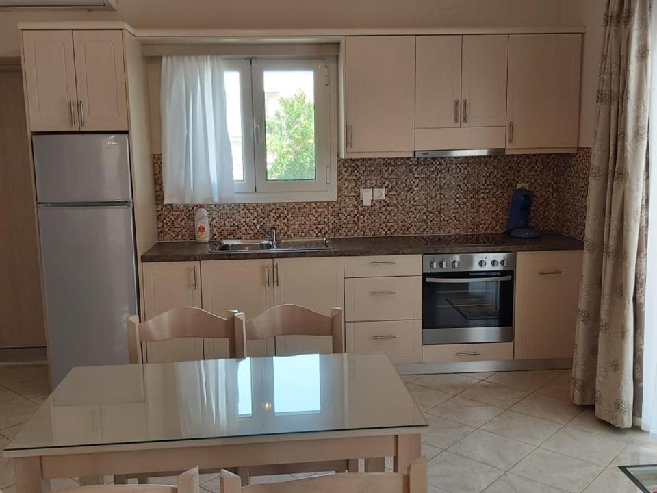 Konstantinos Apartments Ammoudia Rum bild
